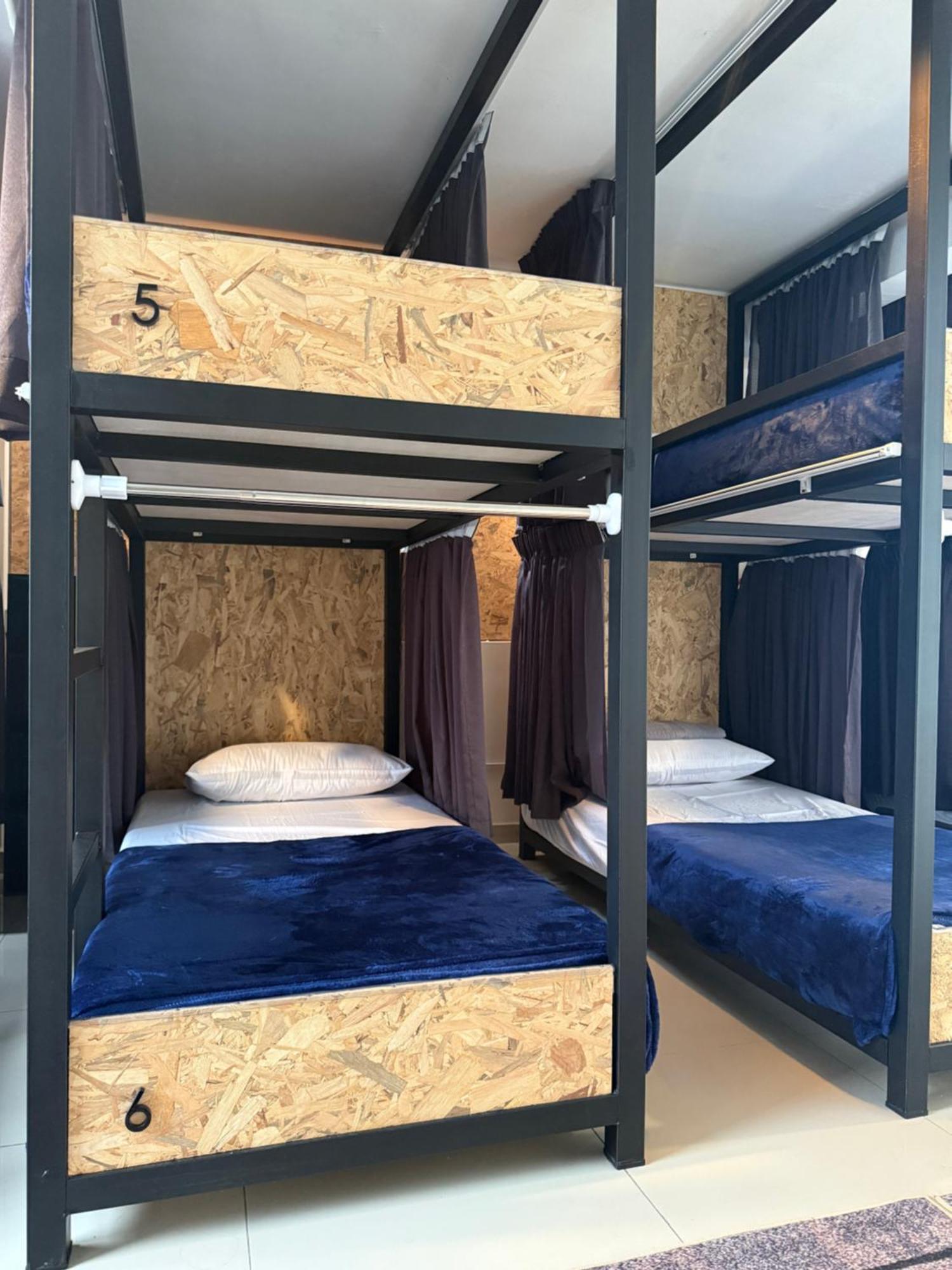 Mix Hostel Kl By Chillout Hostel Petaling Jaya Ngoại thất bức ảnh